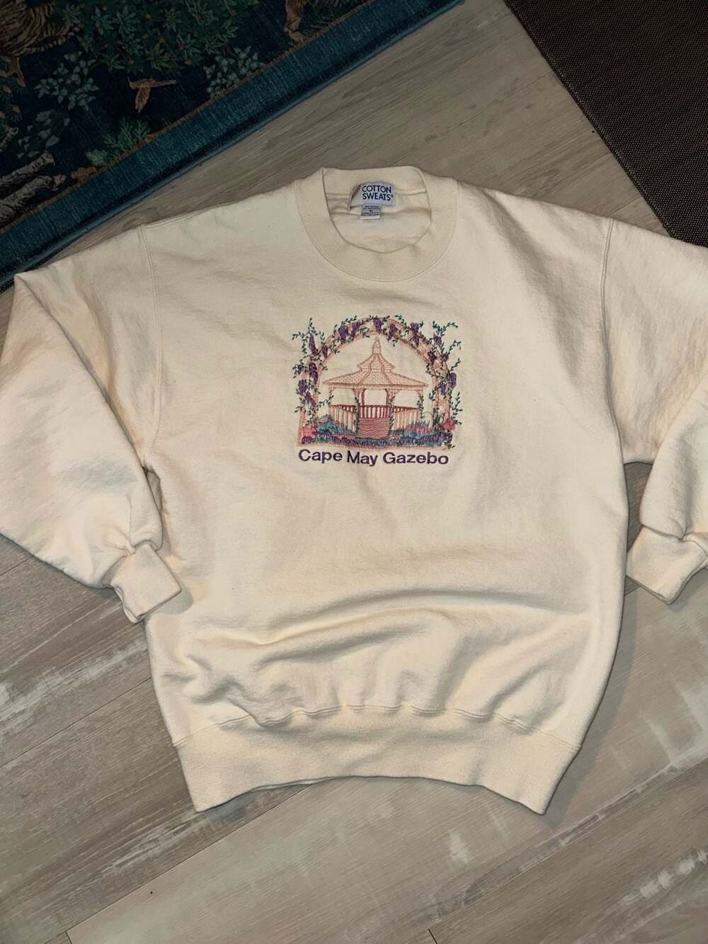 Cotton Sweats Cape May Gazebo Sweatshirt Size M Cream Embroidered Vintage